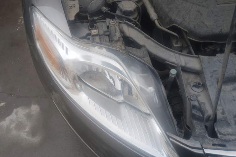 Used Ford Mondeo 2011 2.0L GTDi 200 Fashion Edition Right Front Headlight