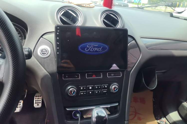 Used Ford Mondeo 2012 2.0L GTDi240 Flagship Sport Edition Audio And AC Panel