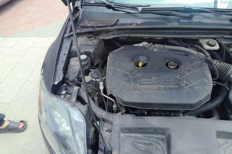 Used Ford Mondeo 2012 2.0L GTDi240 Flagship Sport Edition Engine Bay Right