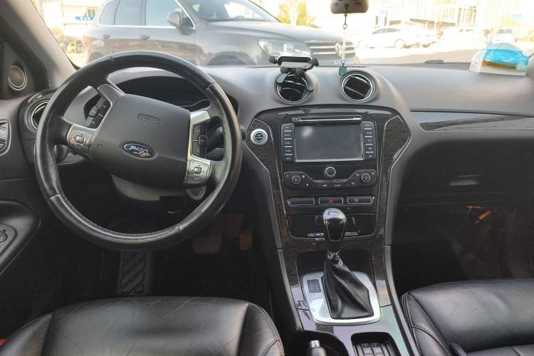 Used Ford Mondeo 2012 2.0L GTDi240 Flagship Sport Edition Center Console