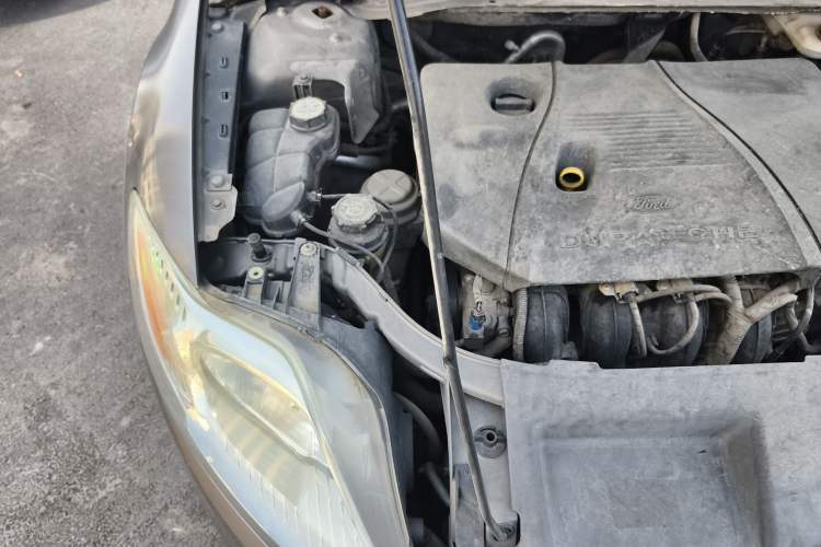 Used Ford Mondeo 2012 2.0L GTDi240 Flagship Sport Edition Engine Bay Right