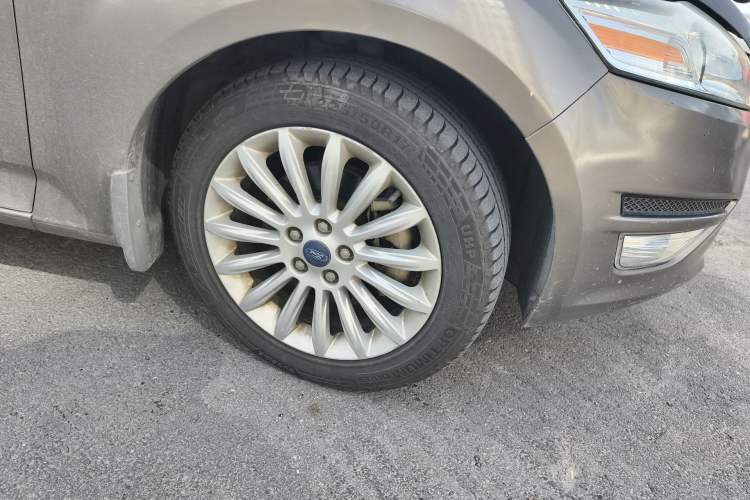 Used Ford Mondeo 2012 2.0L GTDi240 Flagship Sport Edition Right Front Wheel Hub
