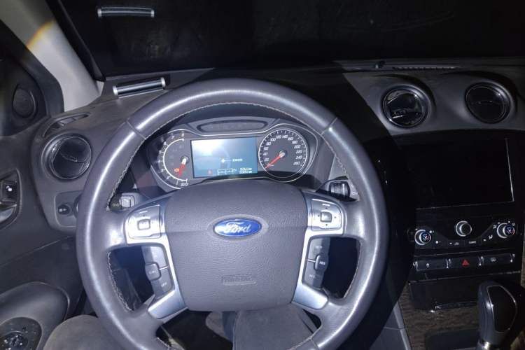 Used Ford Mondeo 2012 2.0L GTDi240 Flagship Sport Edition Steering Wheel
