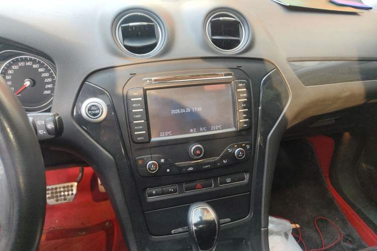 Used Ford Mondeo 2012 2.0L GTDi240 Flagship Sport Edition Audio And AC Panel