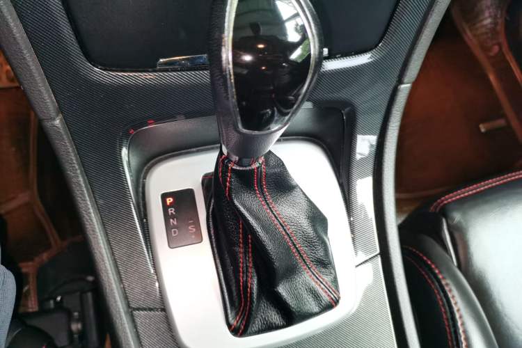 Used Ford Mondeo 2012 2.0L GTDi240 Flagship Sport Edition Gear Lever