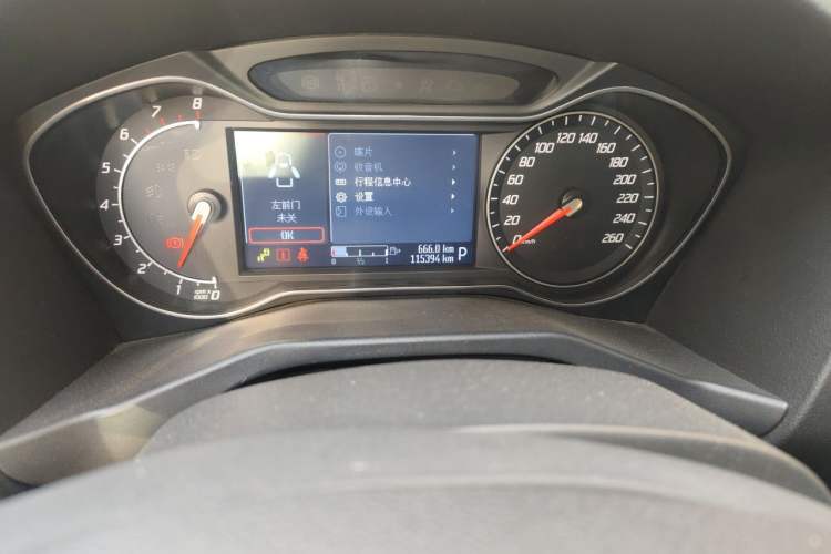 Used Ford Mondeo 2012 2.0L GTDi240 Flagship Sport Edition Odometer Close Up