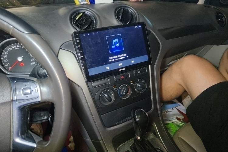 Used Ford Mondeo 2013 2.3L Fashion Edition Audio And AC Panel