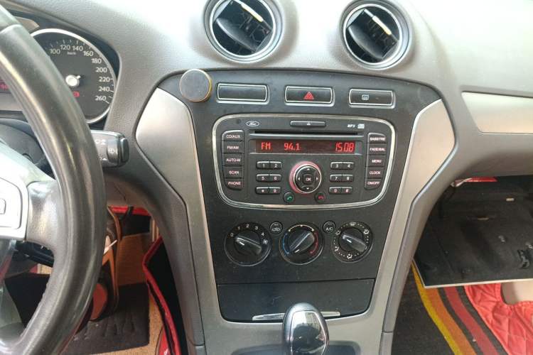 Used Ford Mondeo 2013 2.3L Fashion Edition Audio And AC Panel