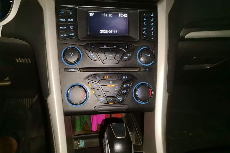 Used Ford Mondeo 2013 1.5L GTDi180 Fashion Edition Audio And AC Panel