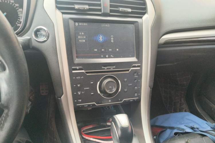 Used Ford Mondeo 2013 2.0L GTDi 200 Fashion Edition Audio And AC Panel