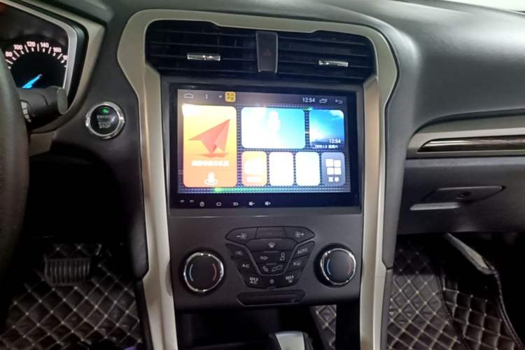 Used Ford Mondeo 2013 2.0L GTDi 200 Fashion Edition Audio And AC Panel