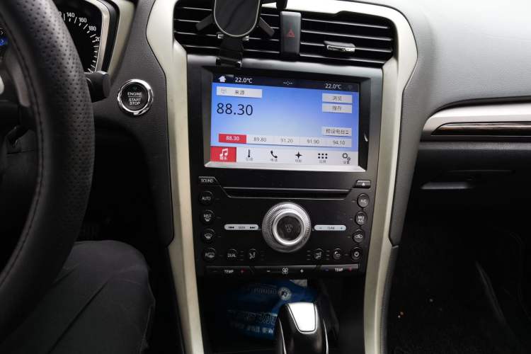 Used Ford Mondeo 2013 2.0L GTDi 200 Fashion Edition Audio And AC Panel