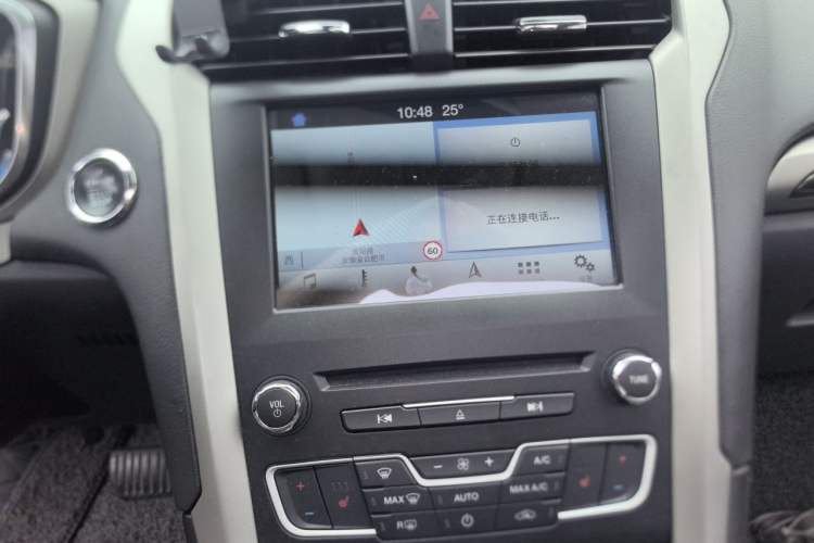 Used Ford Mondeo 2013 2.0L GTDi 200 Fashion Edition Audio And AC Panel
