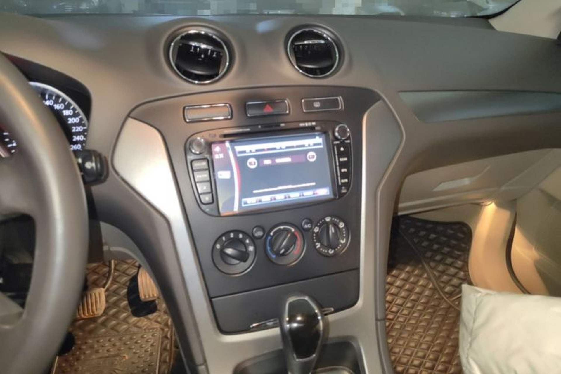 Used Ford Mondeo 2013 2.3L Fashion Edition Audio And AC Panel