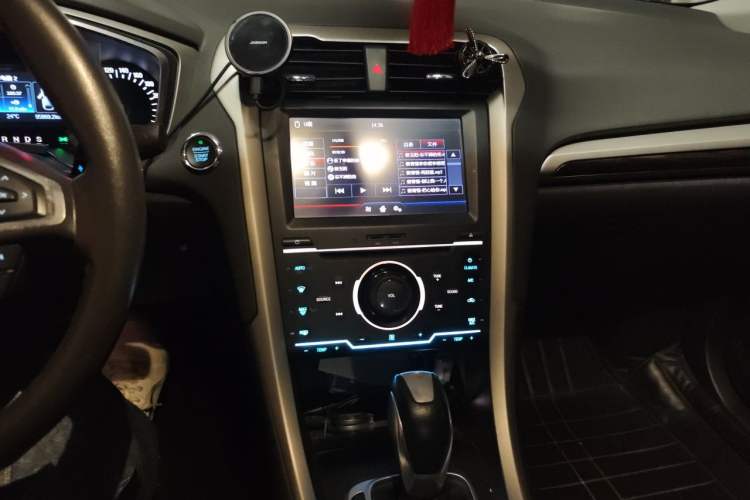 Used Ford Mondeo 2013 2.0L GTDi 200 Fashion Edition Audio And AC Panel