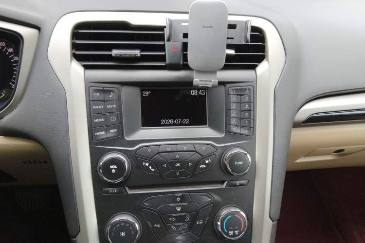Used Ford Mondeo 2013 1.5L GTDi180 Comfort Model Audio And AC Panel