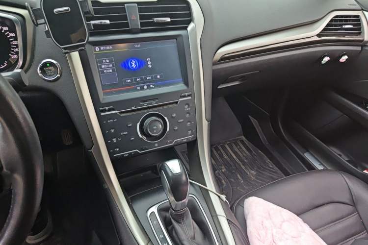 Used Ford Mondeo 2013 2.0L GTDi 200 Fashion Edition Audio And AC Panel