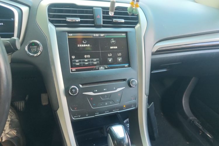 Used Ford Mondeo 2013 2.0L GTDi 200 Luxury Model Audio And AC Panel