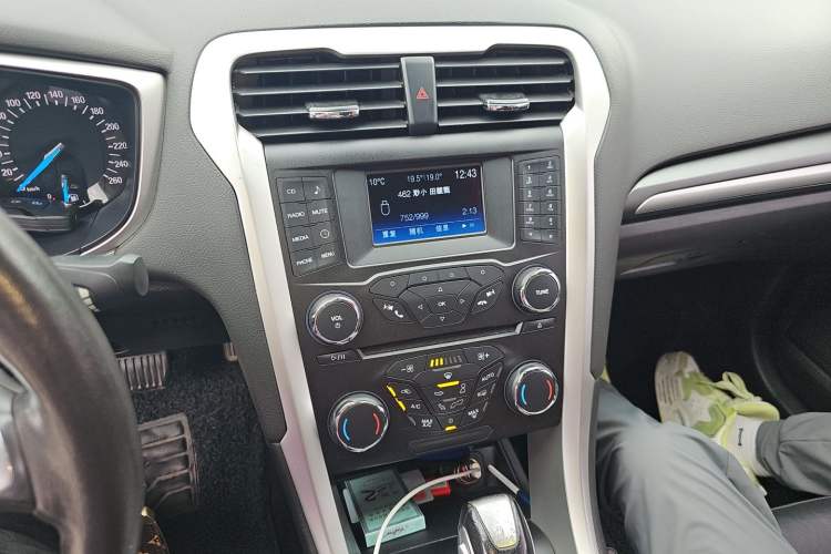 Used Ford Mondeo 2013 1.5L GTDi180 Fashion Edition Audio And AC Panel
