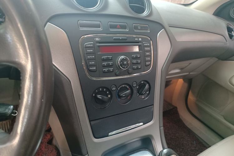 Used Ford Mondeo 2013 2.3L Fashion Edition Audio And AC Panel