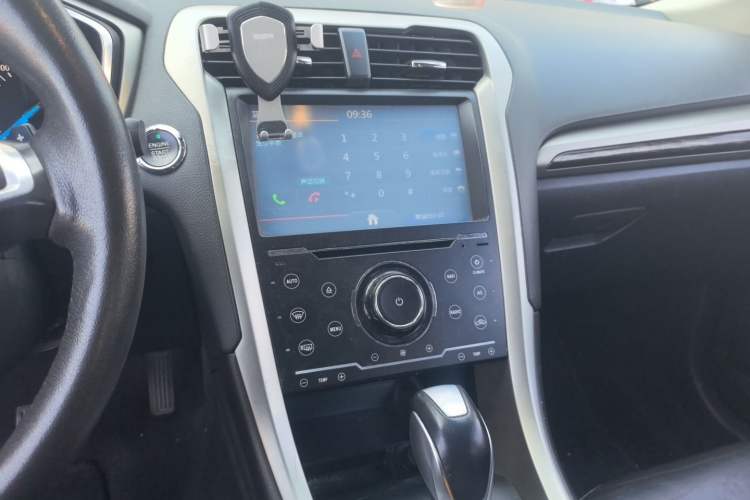 Used Ford Mondeo 2013 2.0L GTDi 200 Fashion Edition Audio And AC Panel