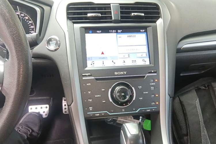 Used Ford Mondeo 2013 2.0L GTDi240 Luxury Sport Model Audio And AC Panel
