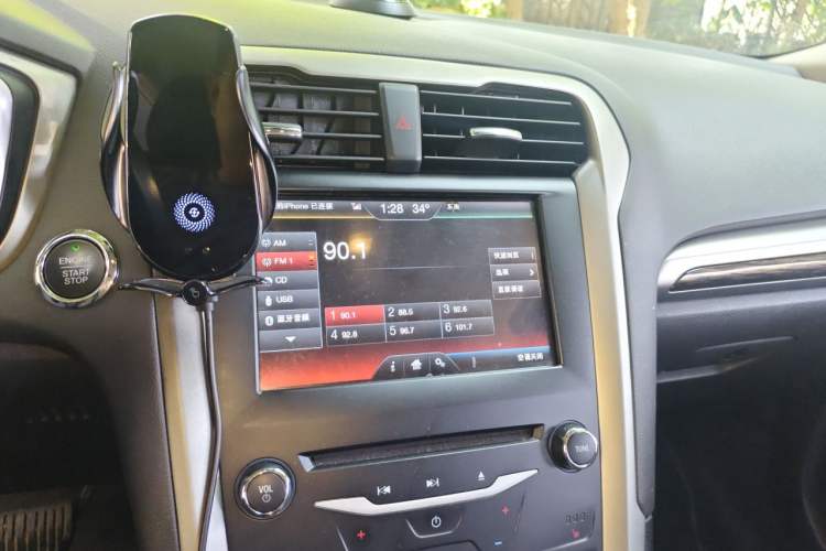 Used Ford Mondeo 2013 2.0L GTDi 200 Luxury Model Audio And AC Panel