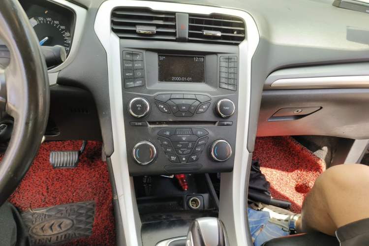 Used Ford Mondeo 2013 1.5L GTDi180 Fashion Edition Audio And AC Panel