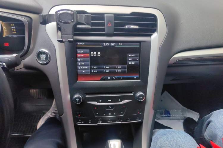 Used Ford Mondeo 2013 2.0L GTDi 200 Luxury Model Audio And AC Panel