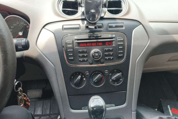 Used Ford Mondeo 2013 2.3L Fashion Edition Audio And AC Panel