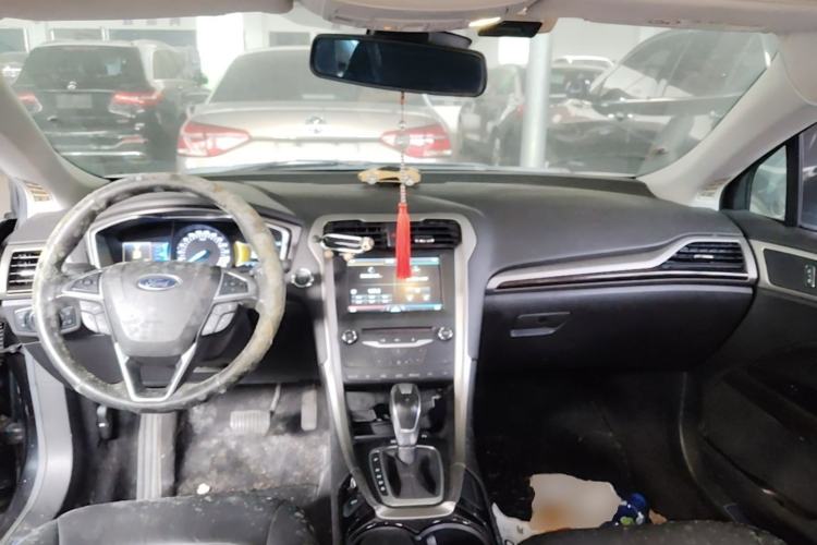 Used Ford Mondeo 2013 2.0L GTDi 200 Fashion Edition Center Console