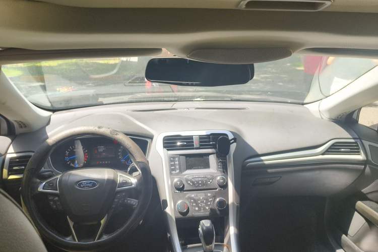 Used Ford Mondeo 2013 1.5L GTDi180 Fashion Edition Center Console