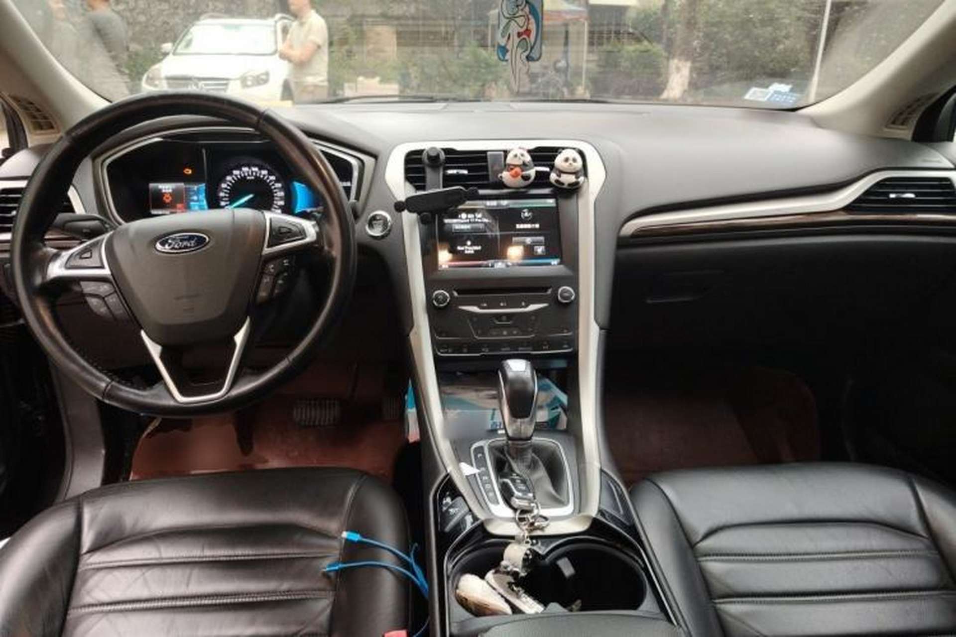Used Ford Mondeo 2013 2.0L GTDi 200 Luxury Model Center Console