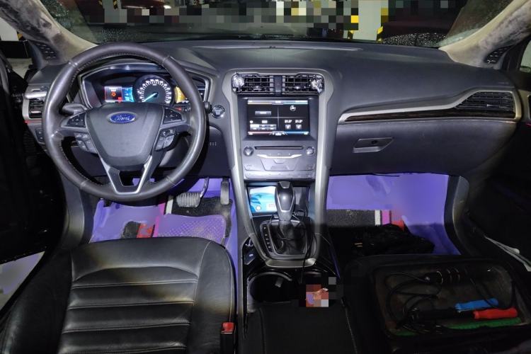 Used Ford Mondeo 2013 2.0L GTDi 200 Luxury Model Center Console