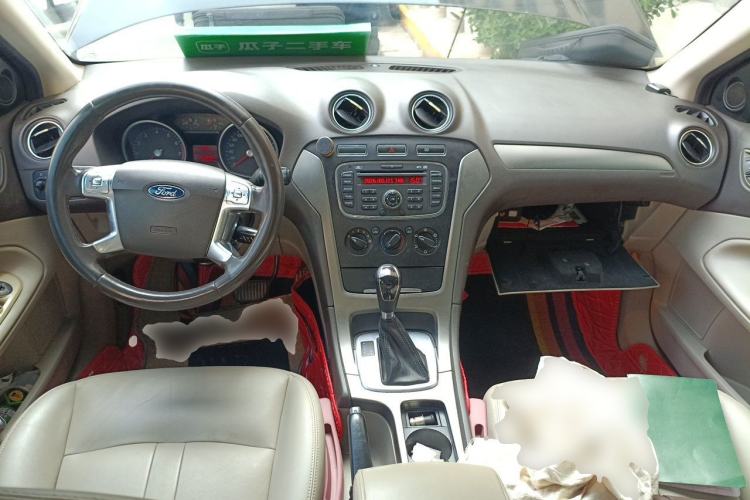 Used Ford Mondeo 2013 2.3L Fashion Edition Center Console