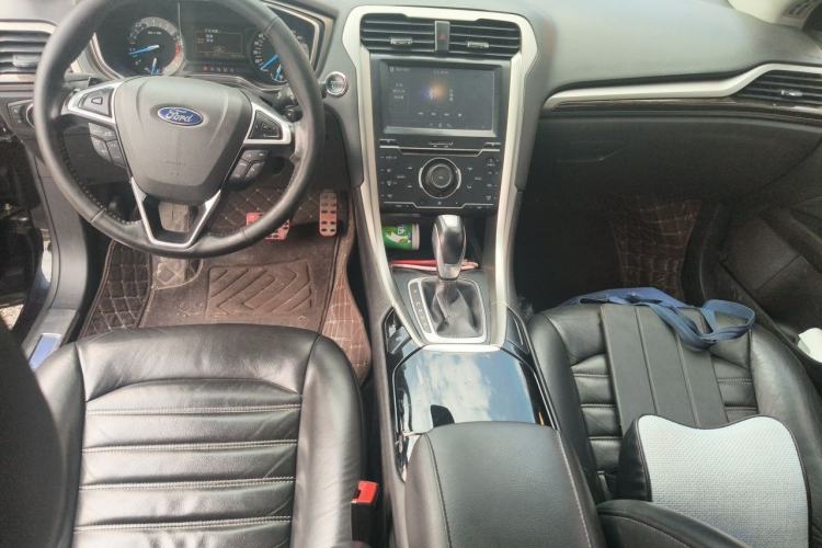 Used Ford Mondeo 2013 2.0L GTDi 200 Fashion Edition Center Console
