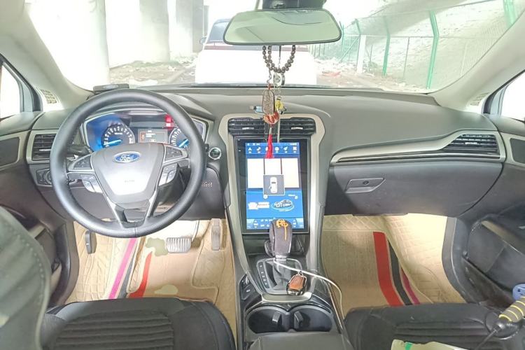 Used Ford Mondeo 2013 2.0L GTDi 200 Fashion Edition Center Console