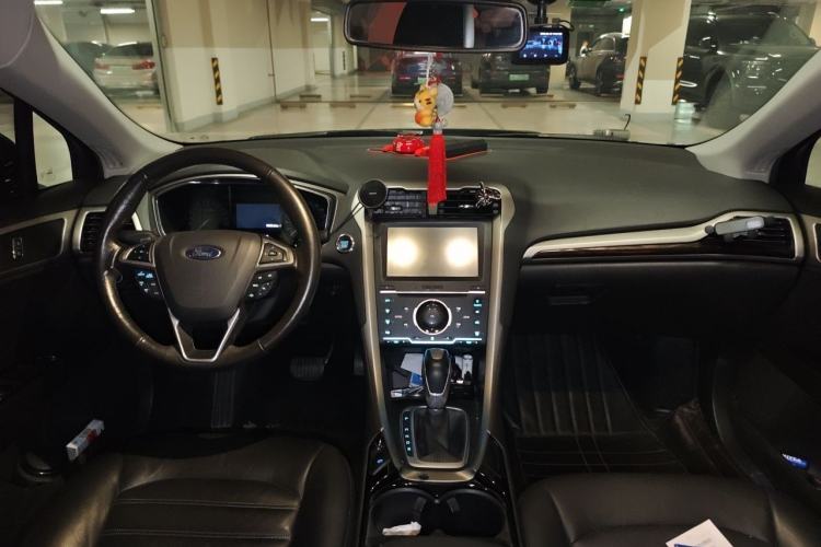 Used Ford Mondeo 2013 2.0L GTDi 200 Fashion Edition Center Console