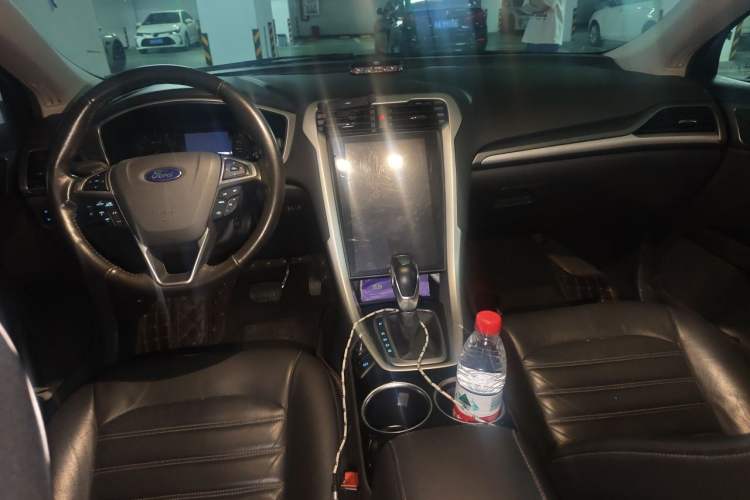 Used Ford Mondeo 2013 1.5L GTDi180 Fashion Edition Center Console