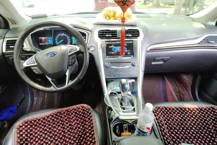 Used Ford Mondeo 2013 2.0L GTDi 200 Luxury Model Center Console