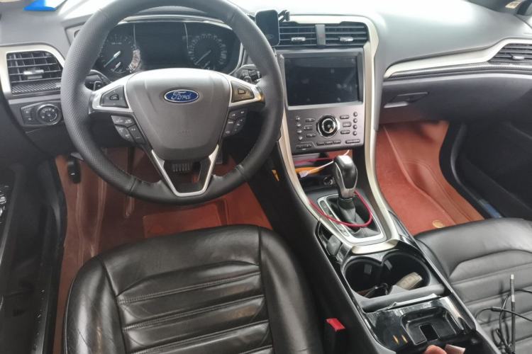 Used Ford Mondeo 2013 2.0L GTDi 200 Fashion Edition Center Console