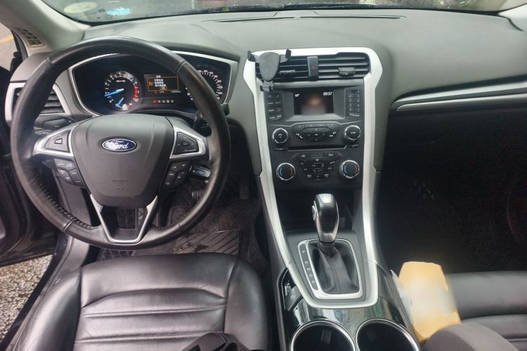 Used Ford Mondeo 2013 1.5L GTDi180 Fashion Edition Center Console