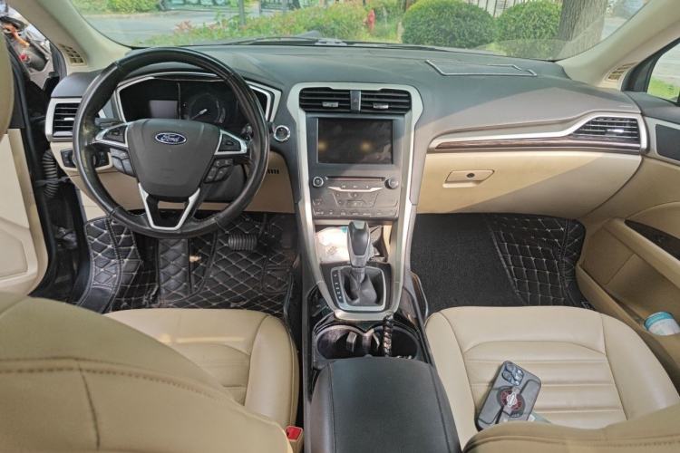 Used Ford Mondeo 2013 2.0L GTDi240 Ultimate Edition Center Console