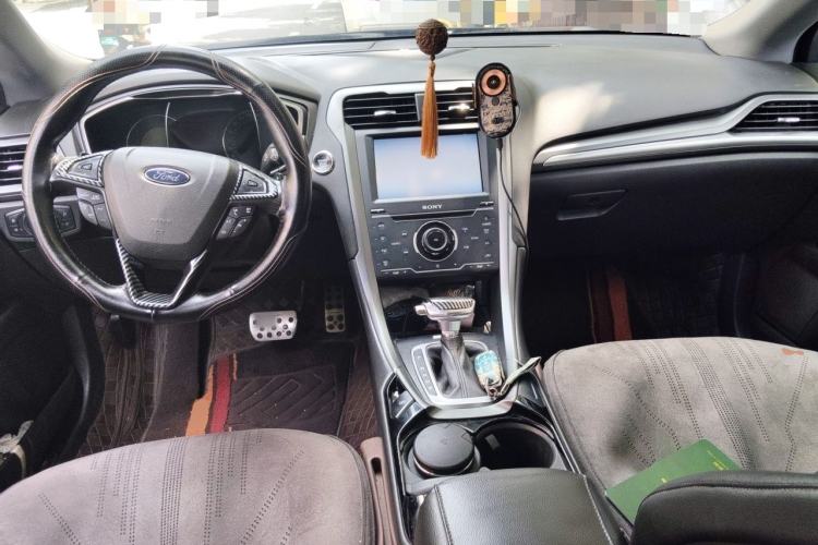 Used Ford Mondeo 2013 2.0L GTDi240 Luxury Sport Model Center Console