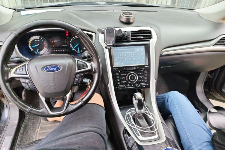 Used Ford Mondeo 2013 1.5L GTDi180 Fashion Edition Center Console
