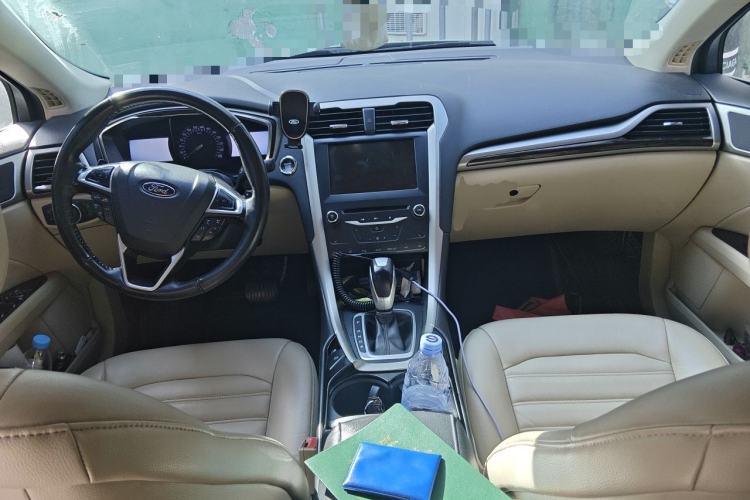 Used Ford Mondeo 2013 2.0L GTDi 200 Luxury Model Center Console
