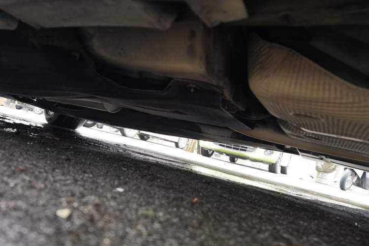 Used Ford Mondeo 2013 2.0L GTDi 200 Fashion Edition Chassis Rear Left