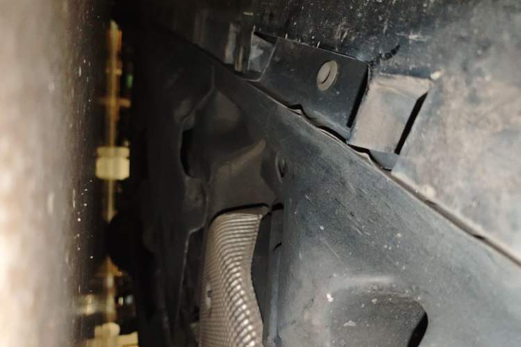Used Ford Mondeo 2013 2.0L GTDi 200 Fashion Edition Chassis Rear Left