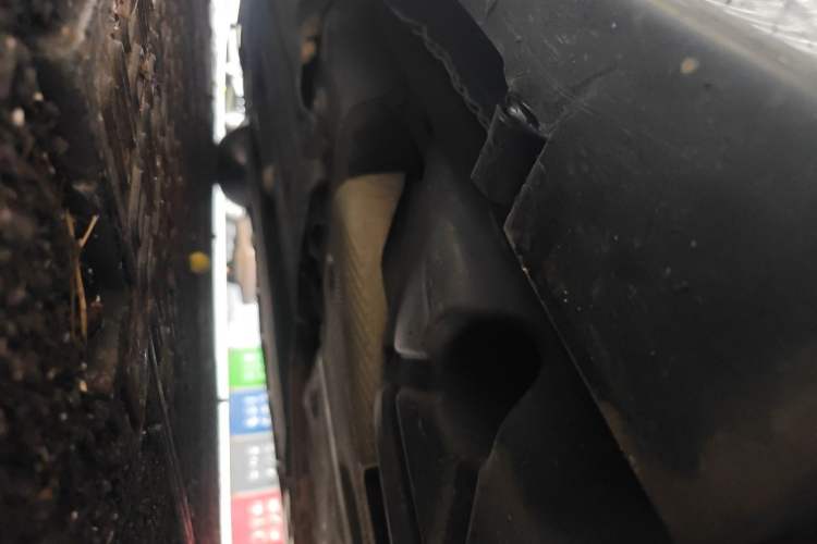 Used Ford Mondeo 2013 2.0L GTDi 200 Fashion Edition Chassis Rear Left