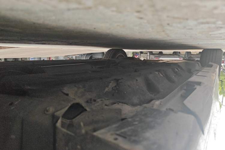 Used Ford Mondeo 2013 2.0L GTDi240 Ultimate Edition Chassis Rear Right